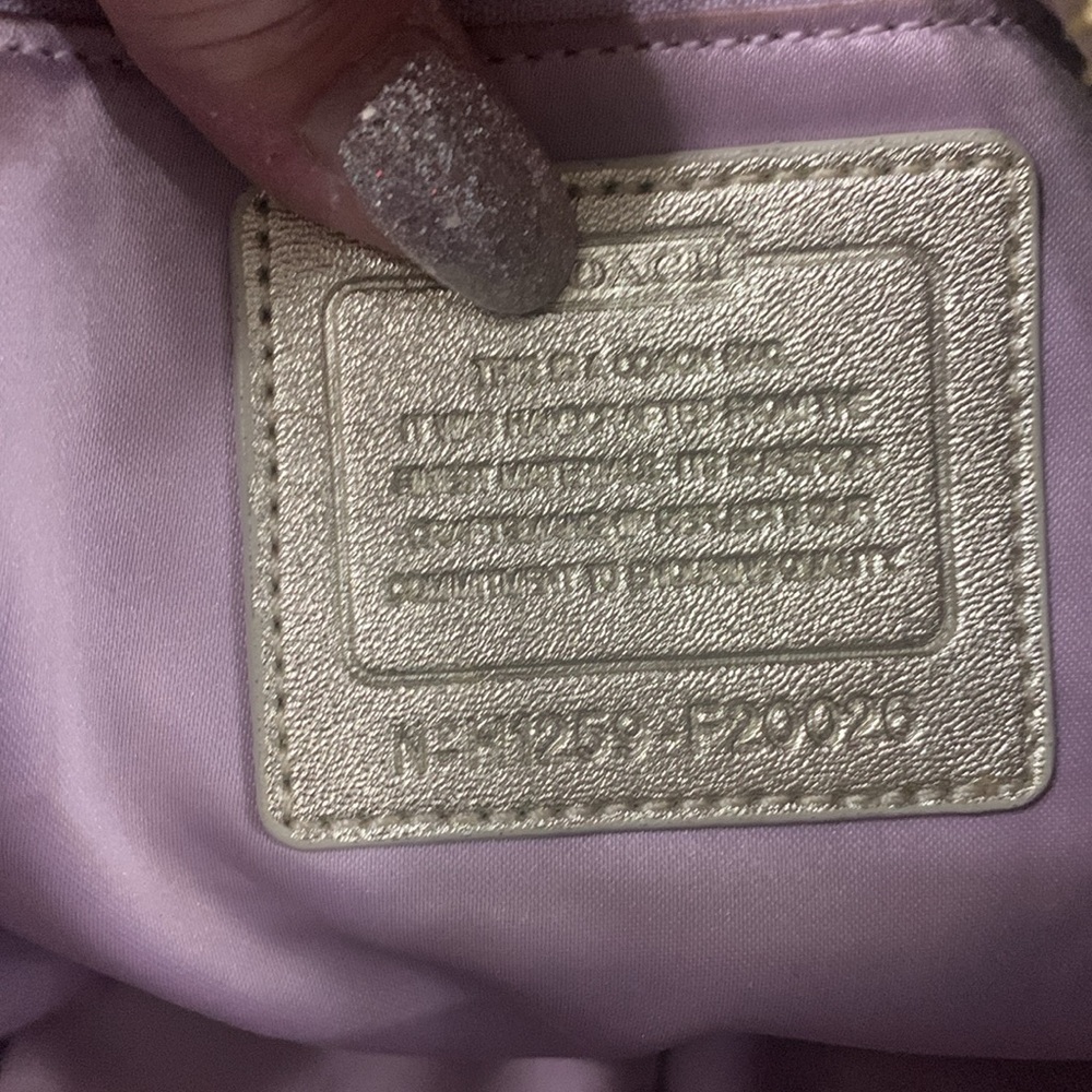 CoachTote Bag gold
Signature metallic gold - Picture 7 of 11